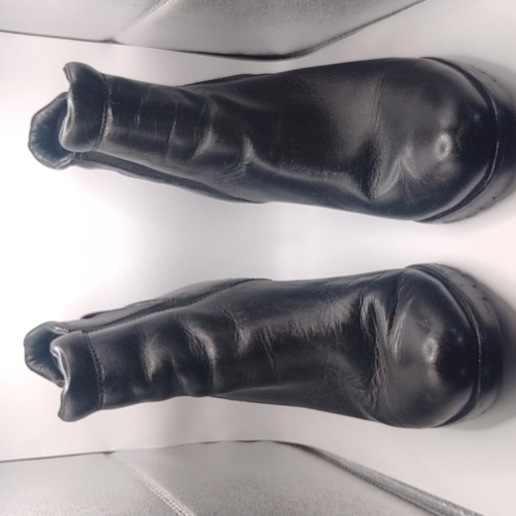 Black Sorel Wedge Boots - Picture 2 of 15